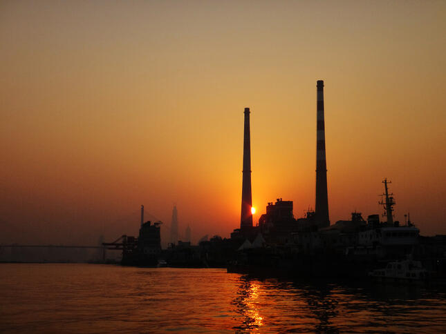Yangshupu_Power_Plant_at_sunset
