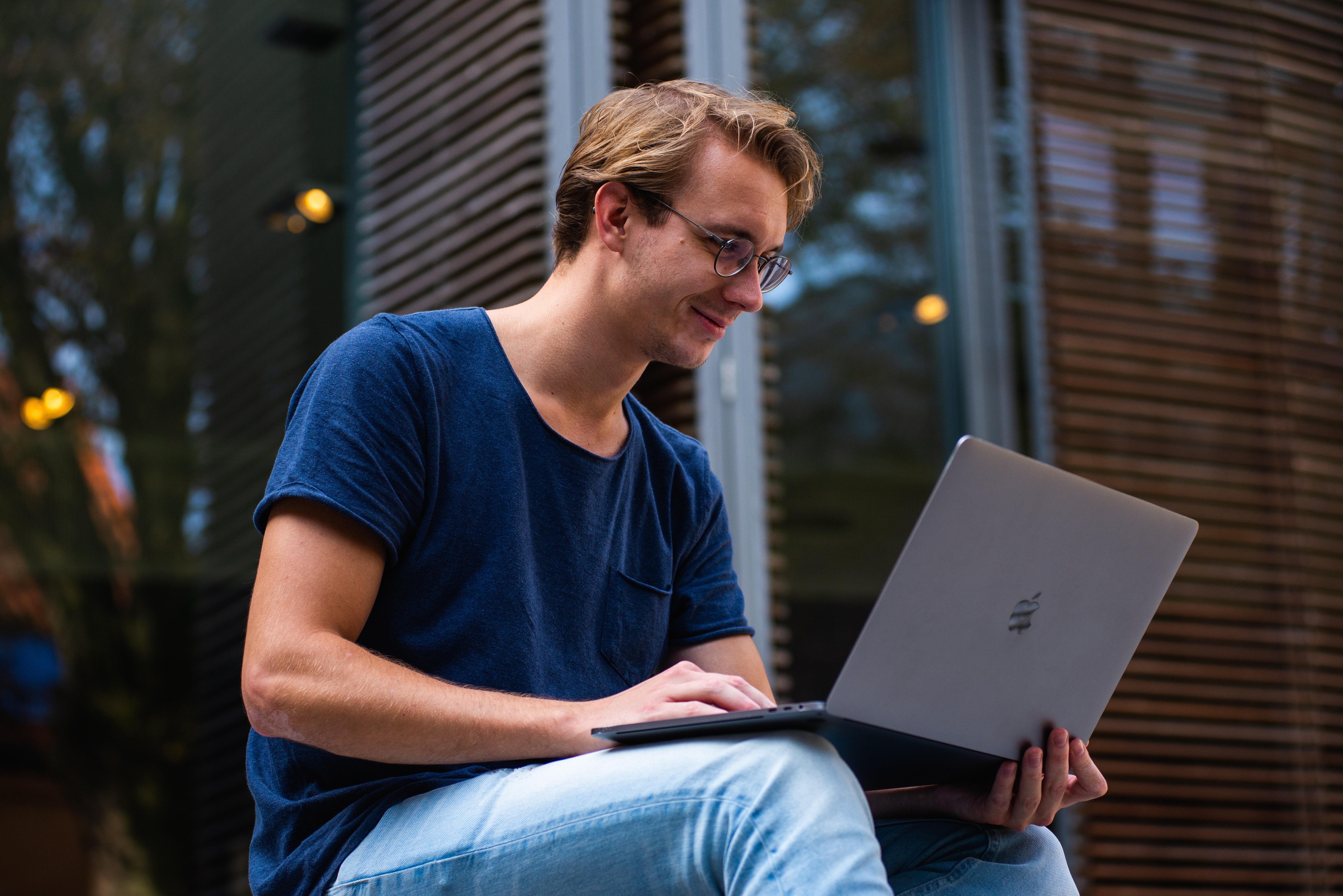 pexels- man-using-laptop-1438081